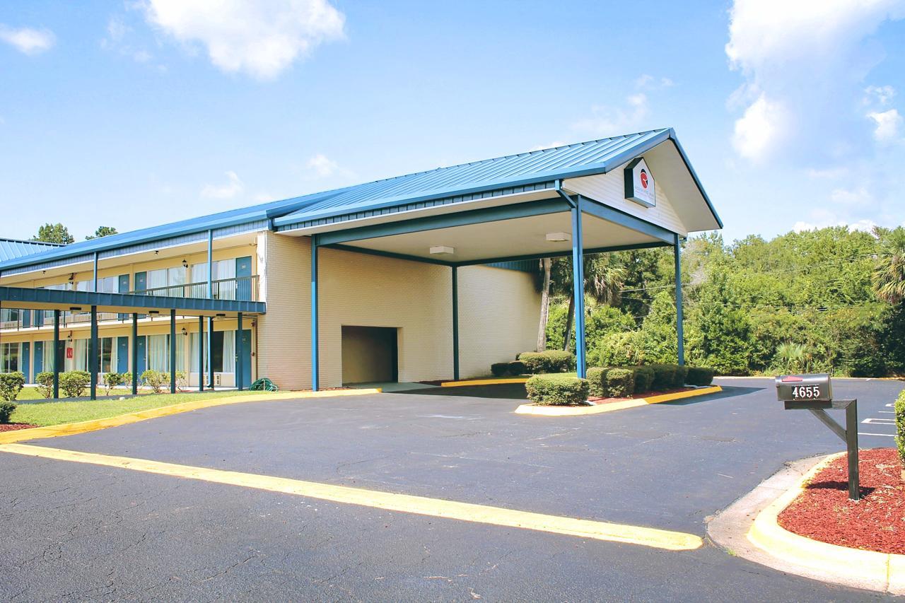 Residence Hub Inn And Suites Marianna Bagian luar foto